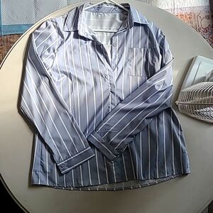 XXL Blueish grey button up with cuffable sleeves.